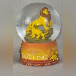 Hallmark Disney Snow Globe – Lion King  EUC